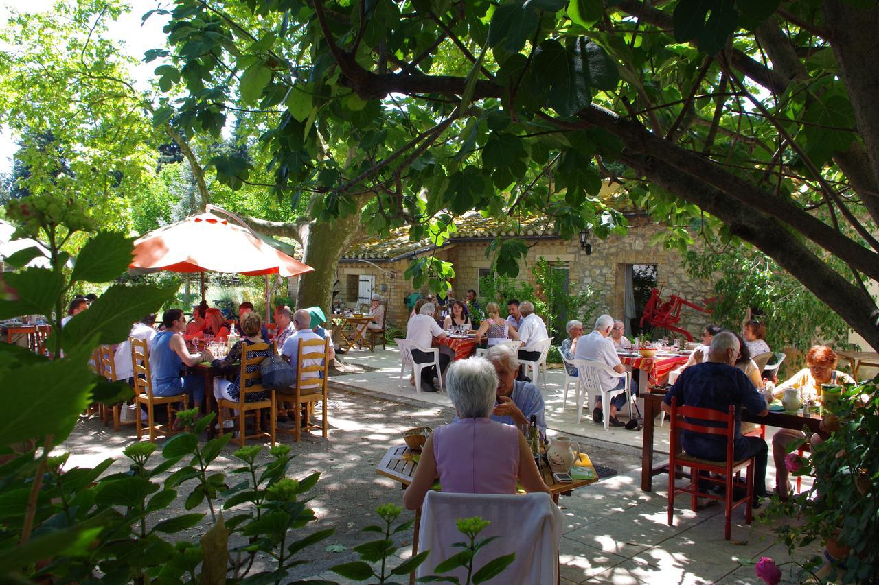 Mas Des Vertes Rives Bed and Breakfast Châteauneuf-de-Gadagne Exterior foto